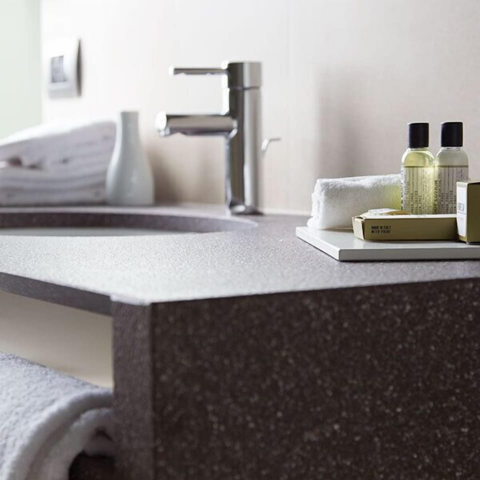 Bathroom sink