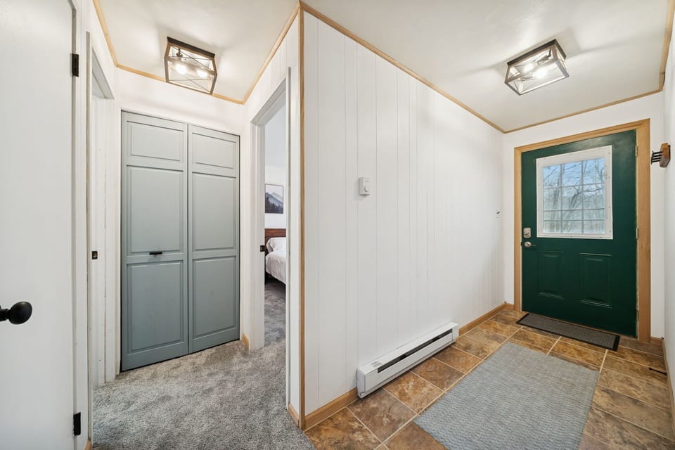 Entry way and hallway closet