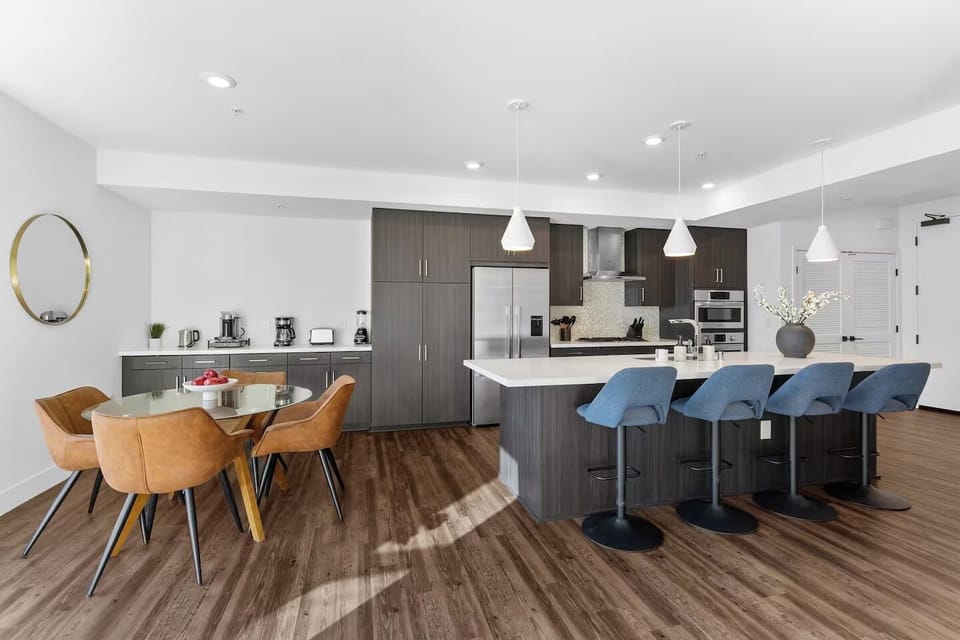 Enjoy casual meals at the island's comfortable breakfast bar seating