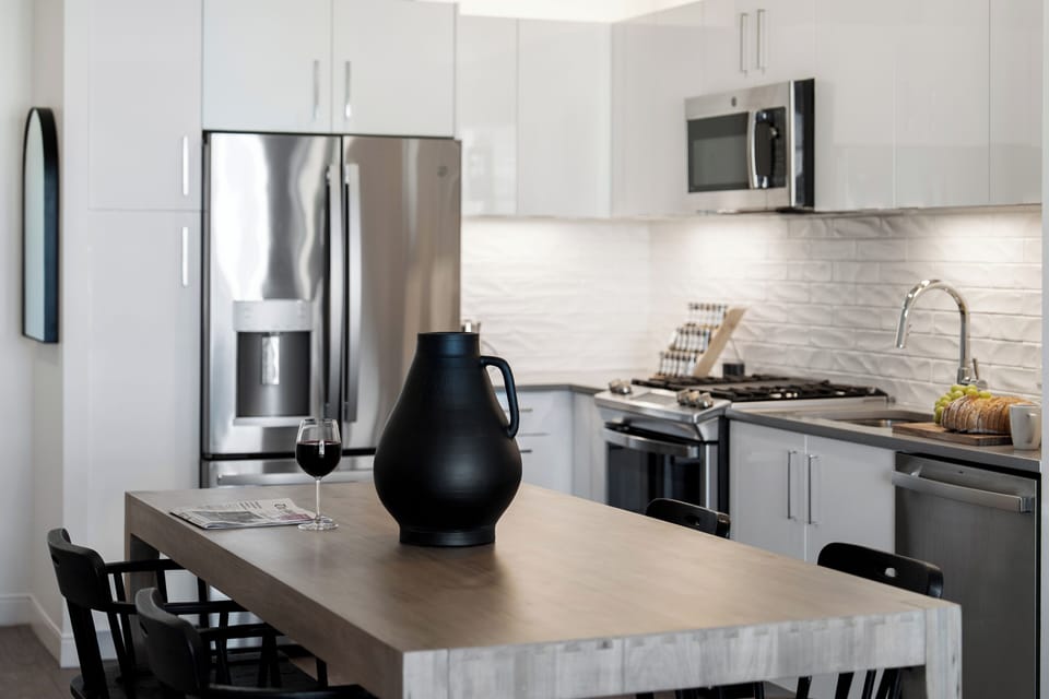Apartment, 2 Bedrooms, 2 Bathrooms | In-room dining
