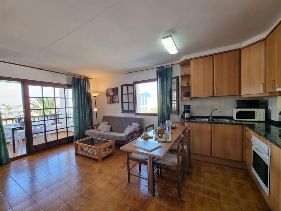 Charming Apartment 300m from Beach with Terrace - Costa Brava Apartment in L'Escala