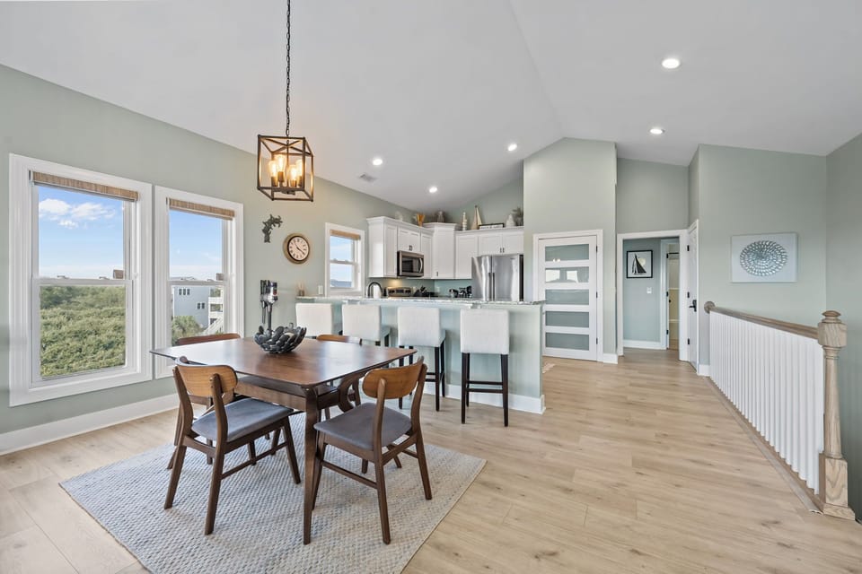 Dining area with seating for everyone and a fully equipped kitchen to make mealtime easy