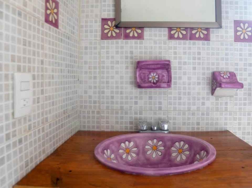 Room, Balcony, City View | Bathroom | Shower, towels