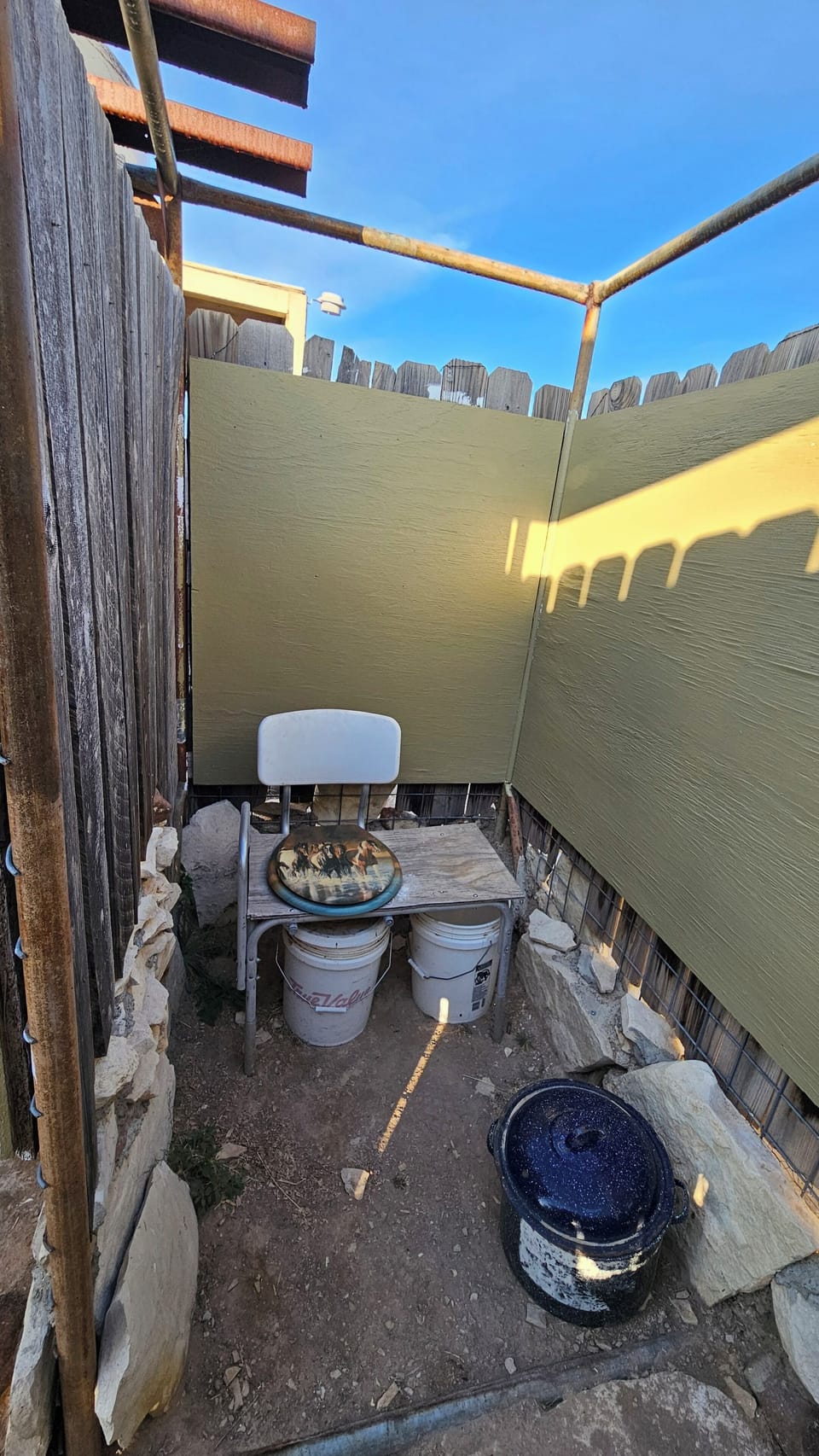 Composting potty
