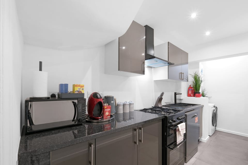 Family House, Patio | Private kitchen | Electric kettle, toaster