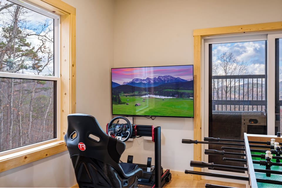 State of the art driving simulator. Who can set a lap record?