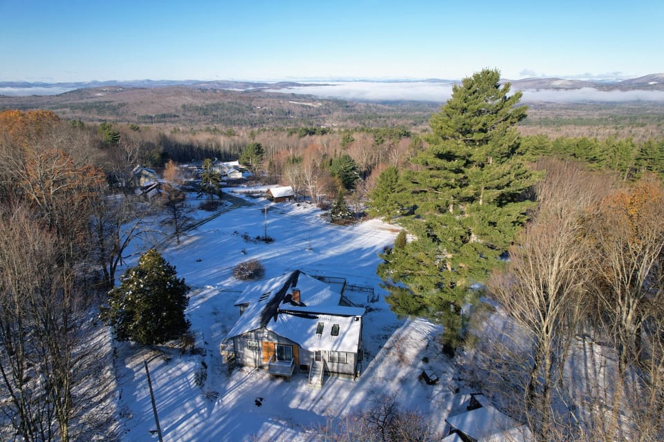 Welcome to the Strawberry Hill Lodge! Location, location... and great views!