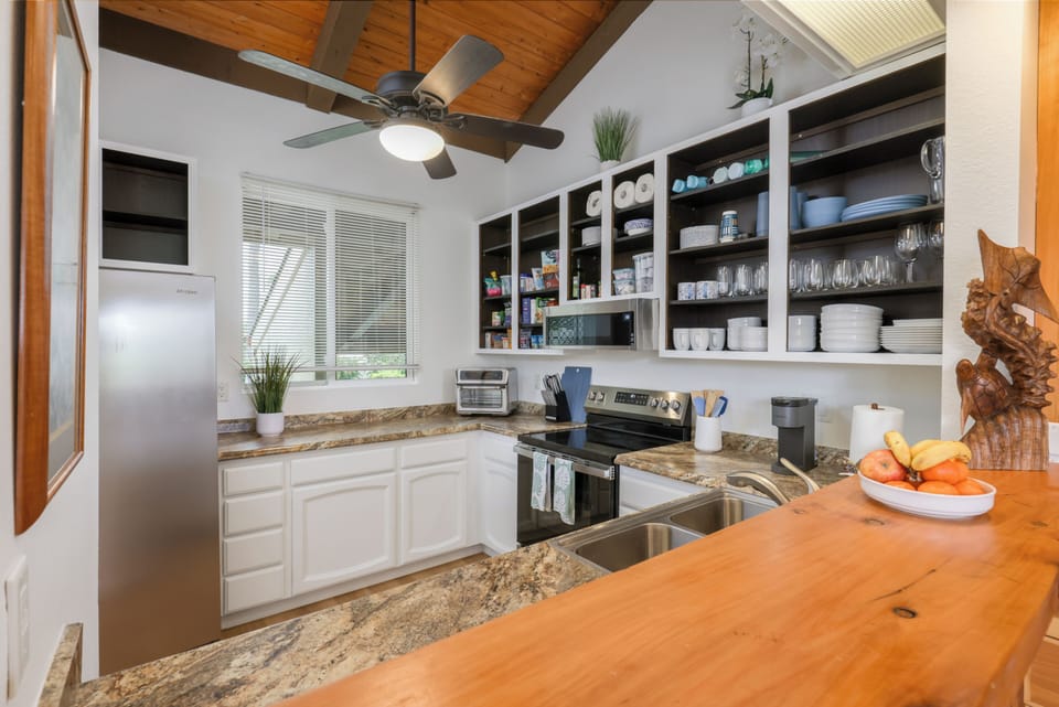 Kitchen - Brian, the owner, has thought of everything!  A chef's kitchen! 