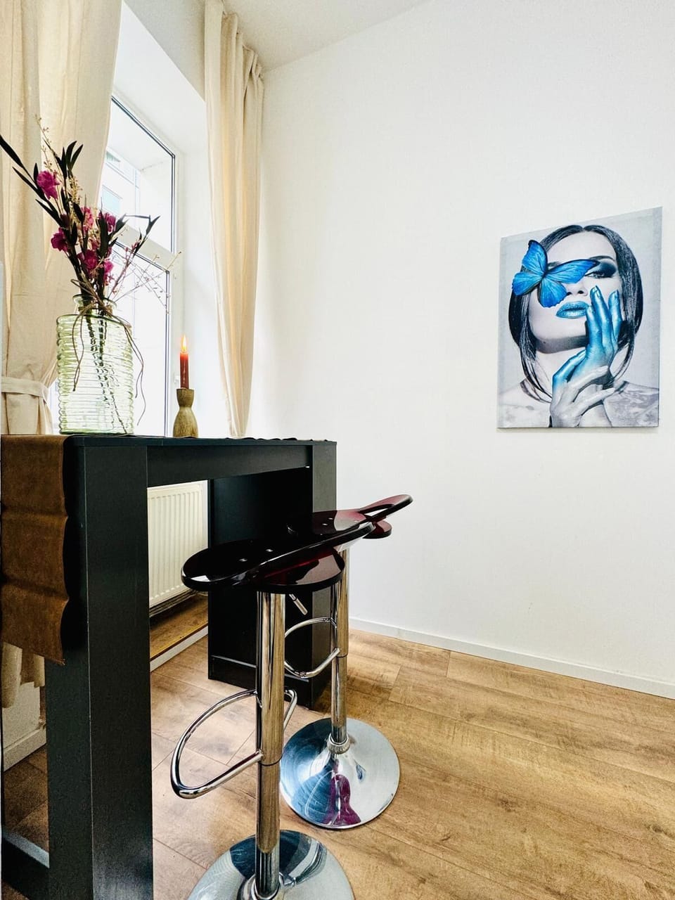 Basic Apartment | Iron/ironing board