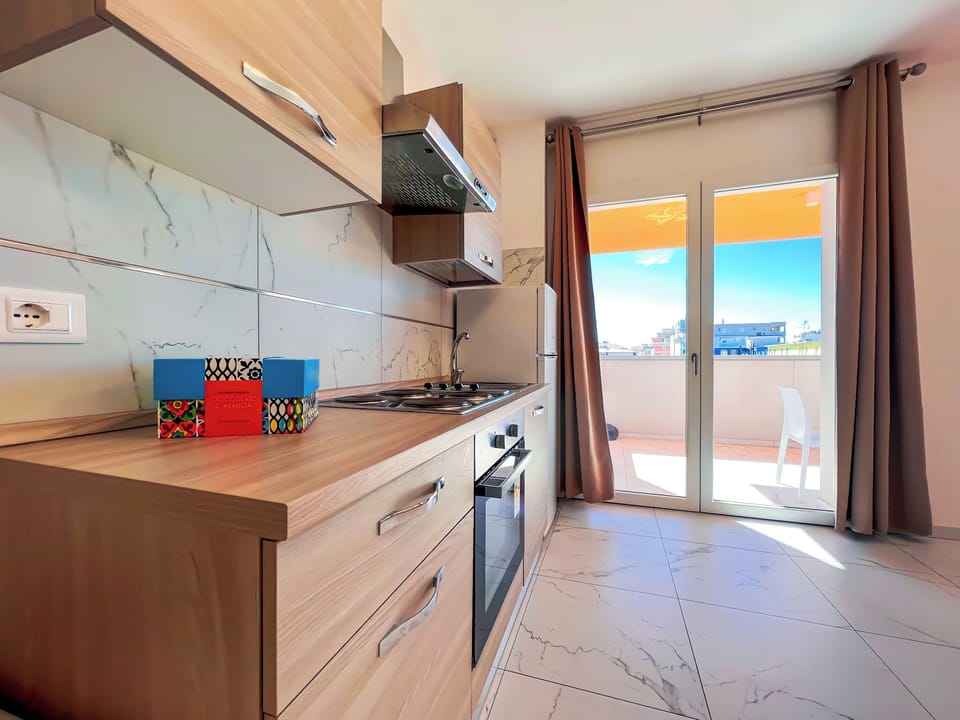 Studio, Balcony, City View | Interior