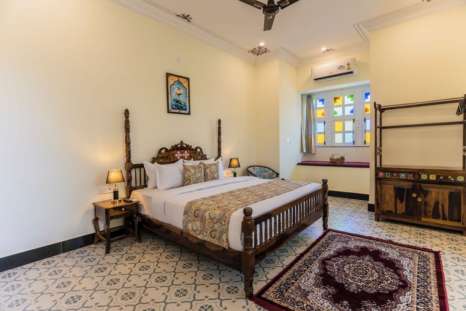 Premier Suite, Balcony, Garden View | Desk, laptop workspace, soundproofing, iron/ironing board