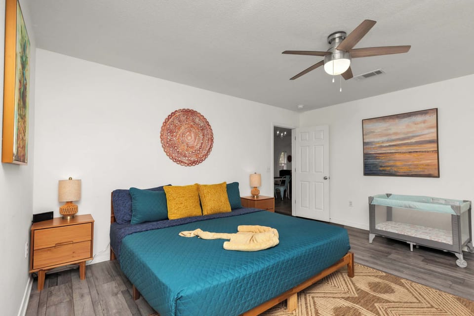 Master Bedroom: King Bed & Pack n' Play