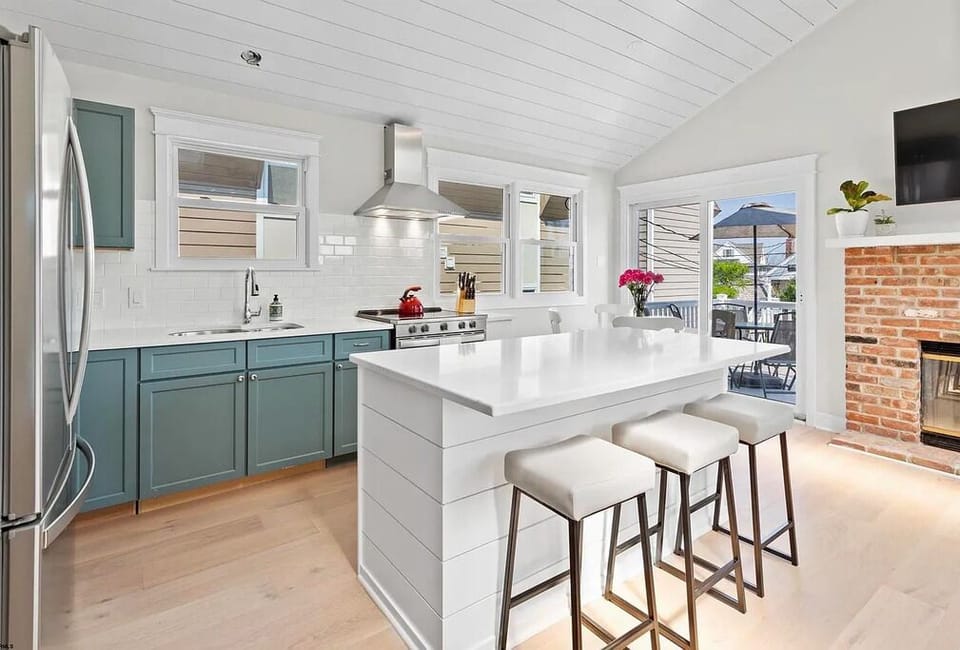 Kitchen island which can seat three