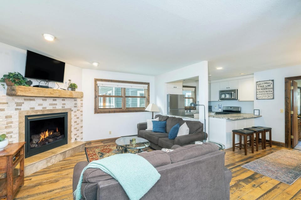 Living Room - Spacious living area