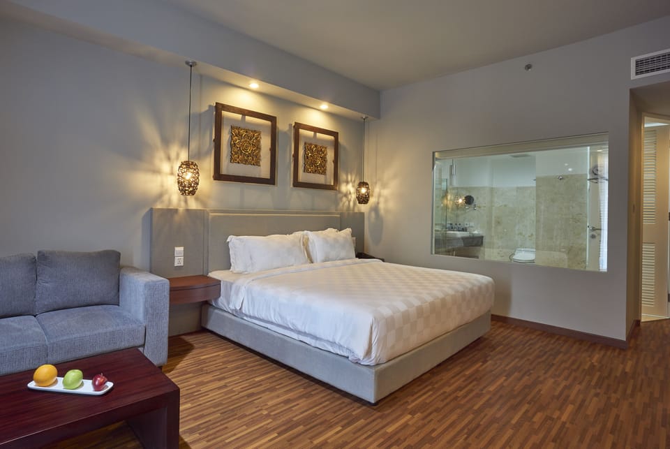 Deluxe Double or Twin Room, Balcony, Garden View | Minibar, in-room safe, desk, soundproofing
