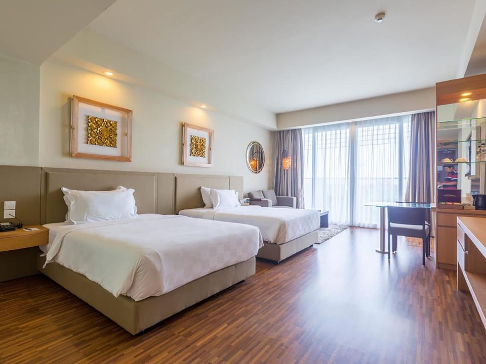 Minibar, in-room safe, desk, soundproofing