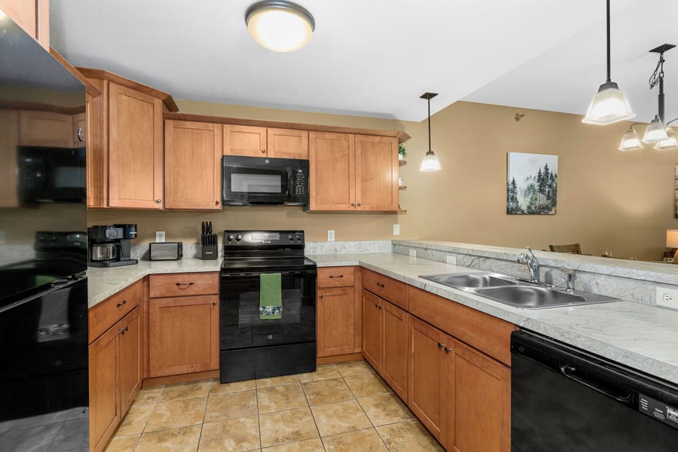 Full kitchen