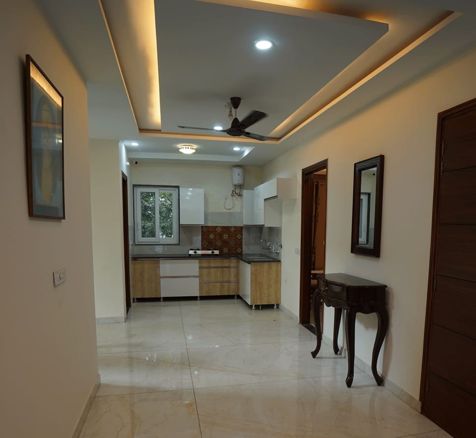 Secondary kitchen (pantry)