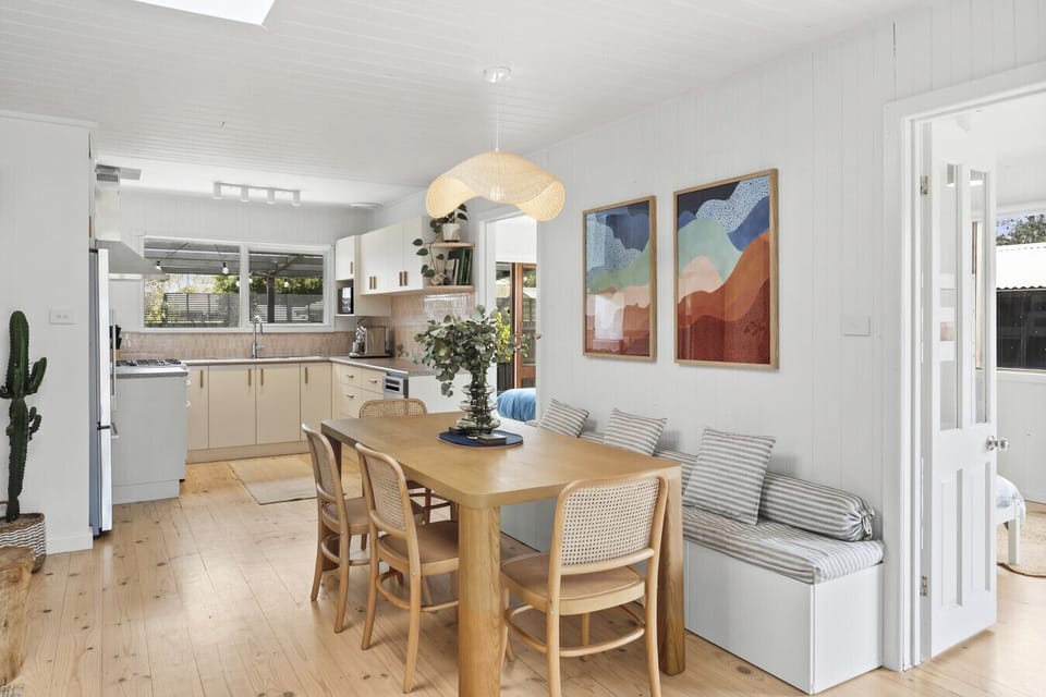 Open-plan dining and kitchen area with modern finishes