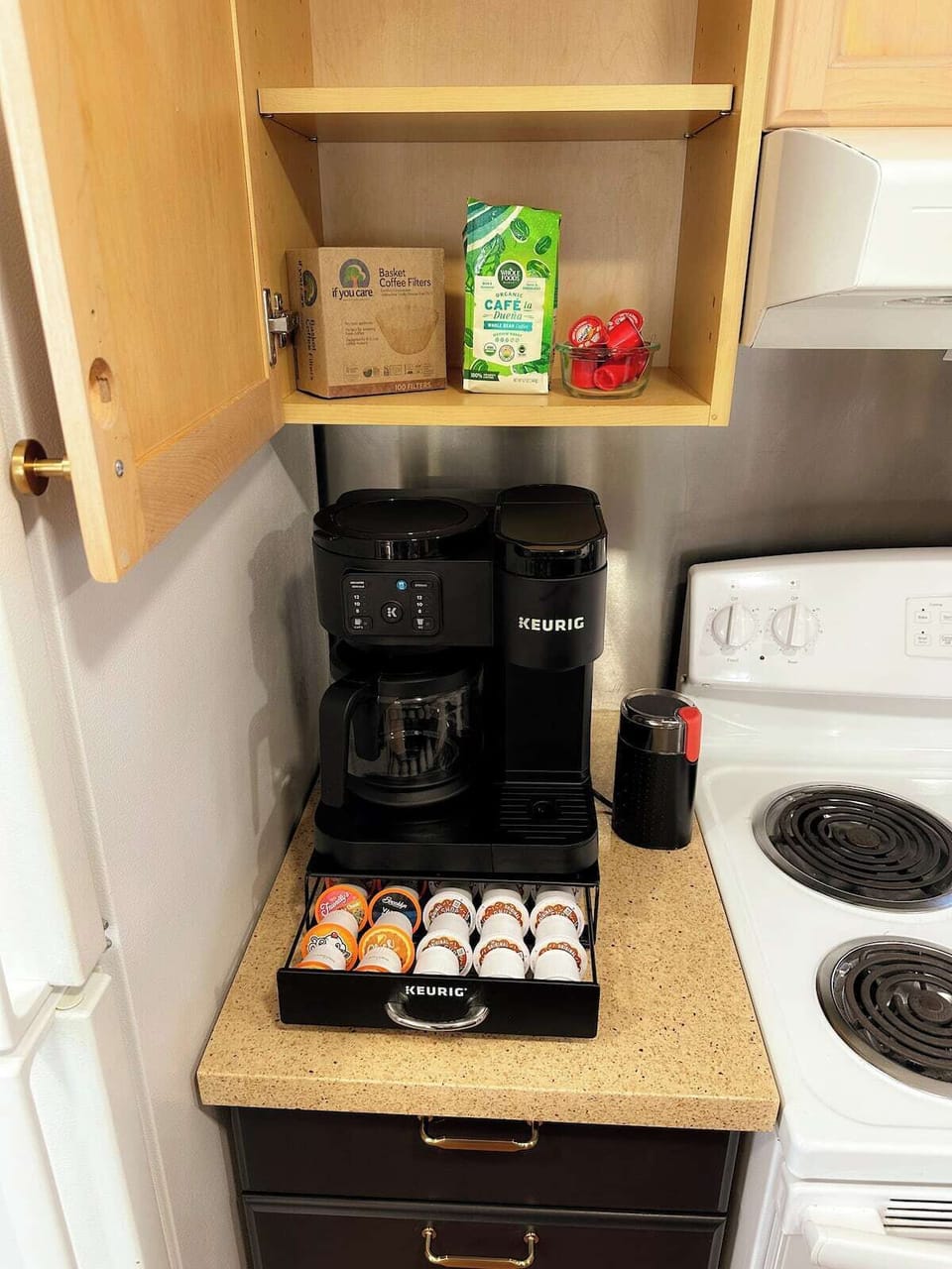Keurig coffee pot and coffee pods