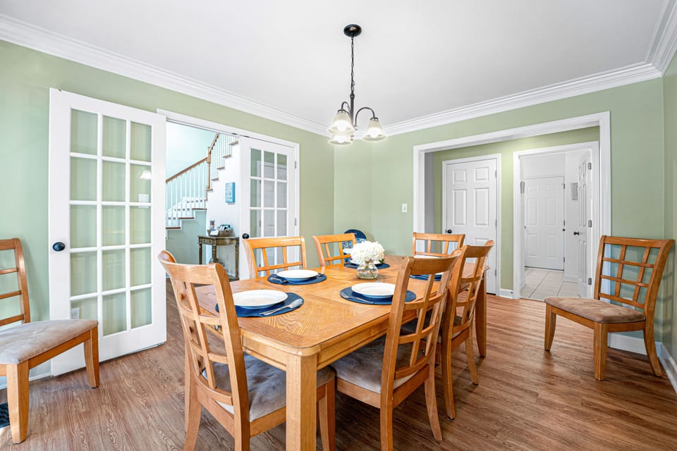 The counter provides seating for 2 and the dining room table seats 6 making plenty of space for everyone.