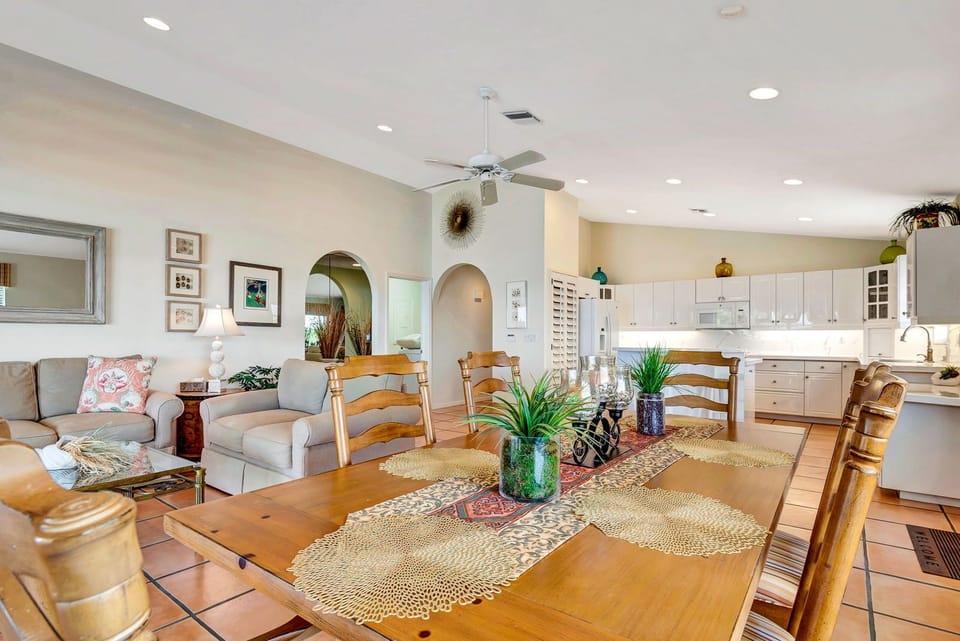 3BR Gulf-Front Luxury with Panoramic Views (5945)