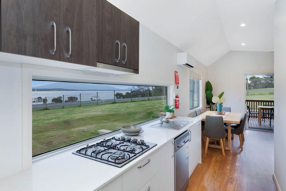 Premium Cabin Ocean View - Sleeps 4 | Private kitchen | Coffee/tea maker, full-size fridge, microwave, stovetop