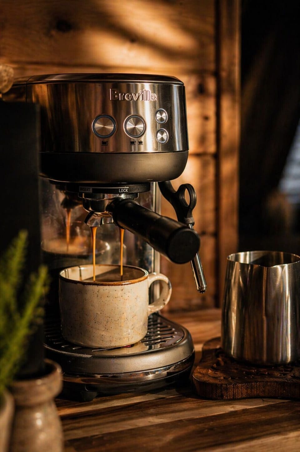Mornings, done right. Fresh espresso, warm light, and nowhere to rush. This is how your day begins at Poppywood Pines.
