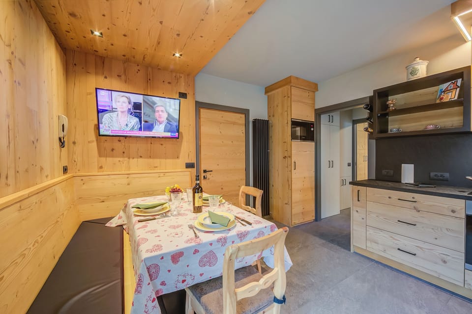 Kitchen and dining area