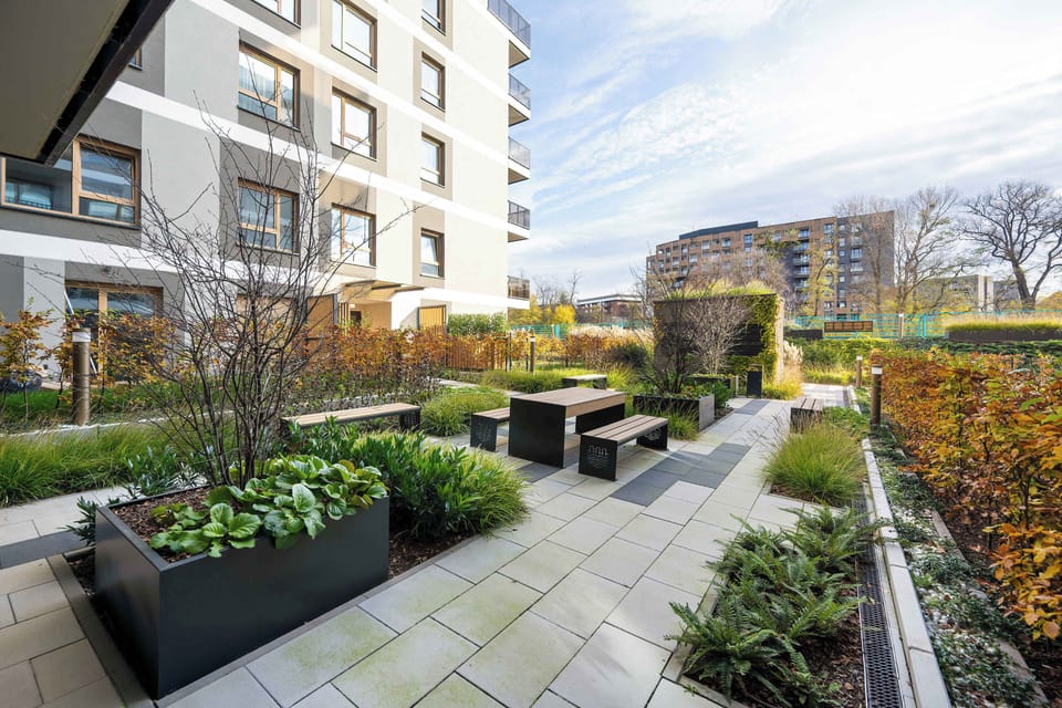 Enjoy easy access to the city's attractions from this well-located building.