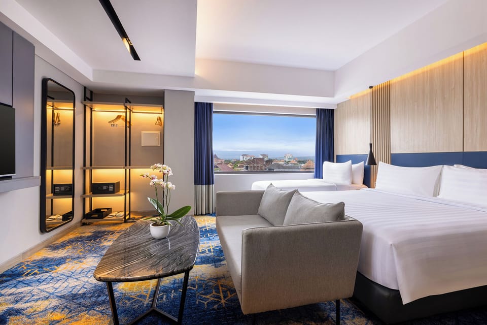 Family Room | In-room safe, desk, bed sheets