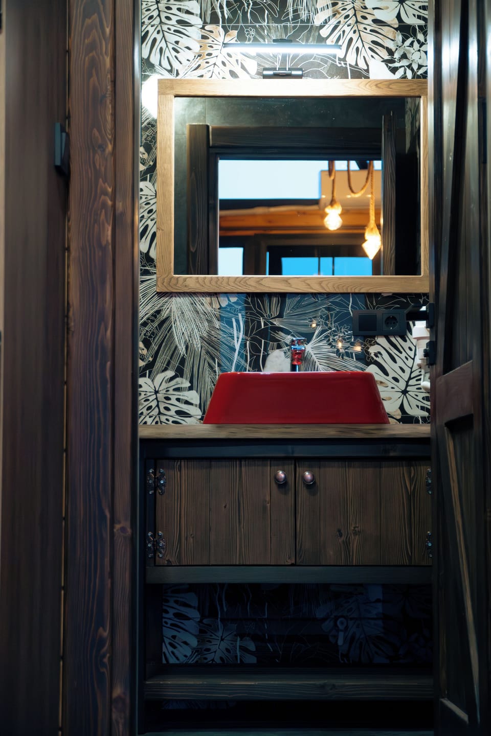 ASTANA panoramic mountain house with kitchen and mountain view. | Bathroom | Free toiletries, hair dryer, slippers, towels