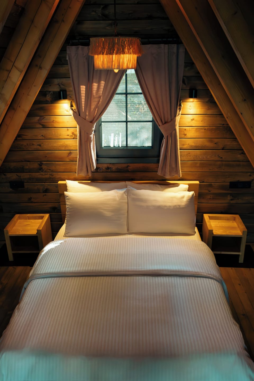 AHLAT   Panoramic Chalet,  Kitchen, Mountain View with Jacuzzi | Laptop workspace, blackout drapes, iron/ironing board, free WiFi