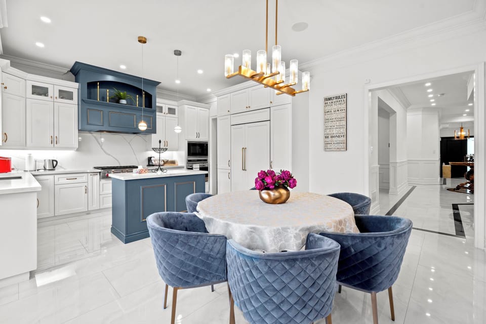 Luxury House, 4 Bedrooms, Garden View | Private kitchen | Fridge, microwave, oven, stovetop