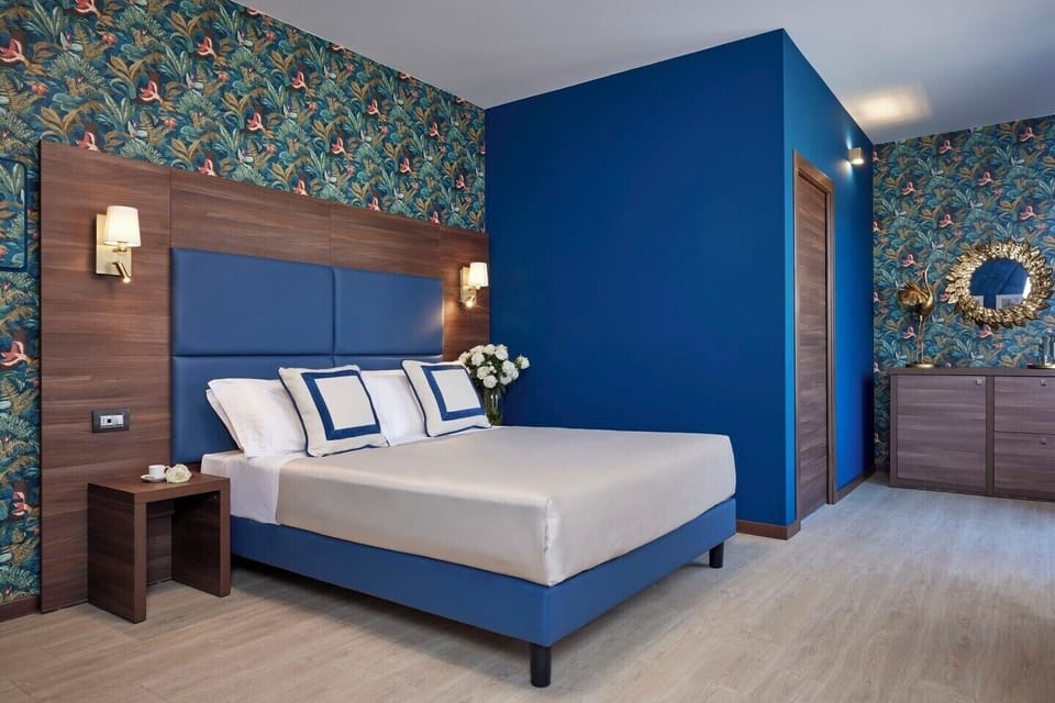 Deluxe Double Room | Minibar, in-room safe, soundproofing, free WiFi