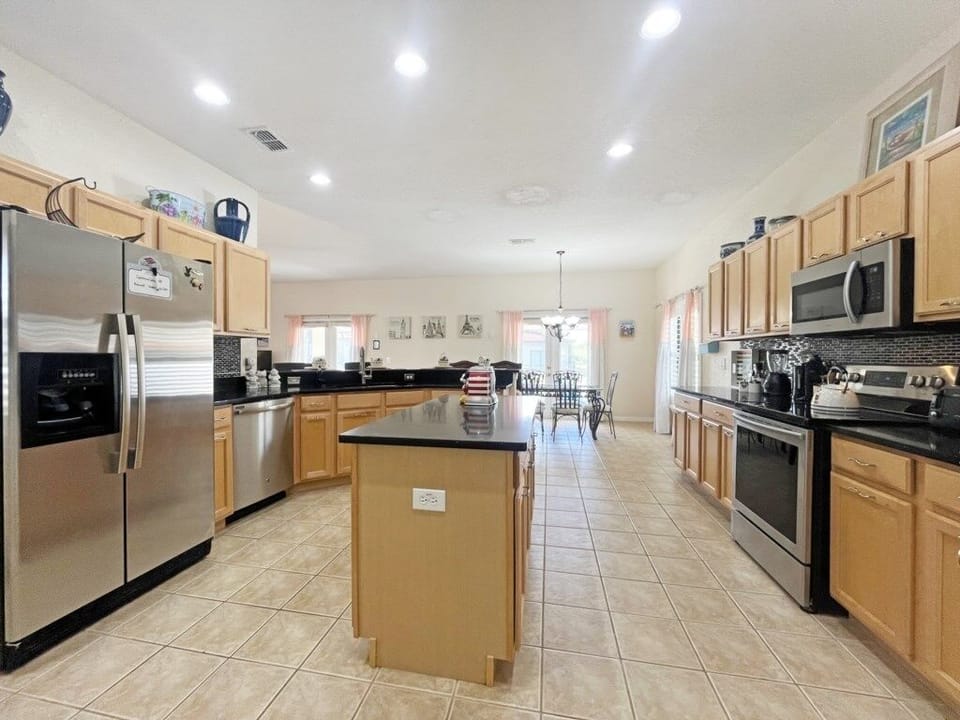 House, 4 Bedrooms | Private kitchen
