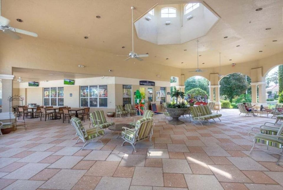 House, 5 Bedrooms | Outdoor dining