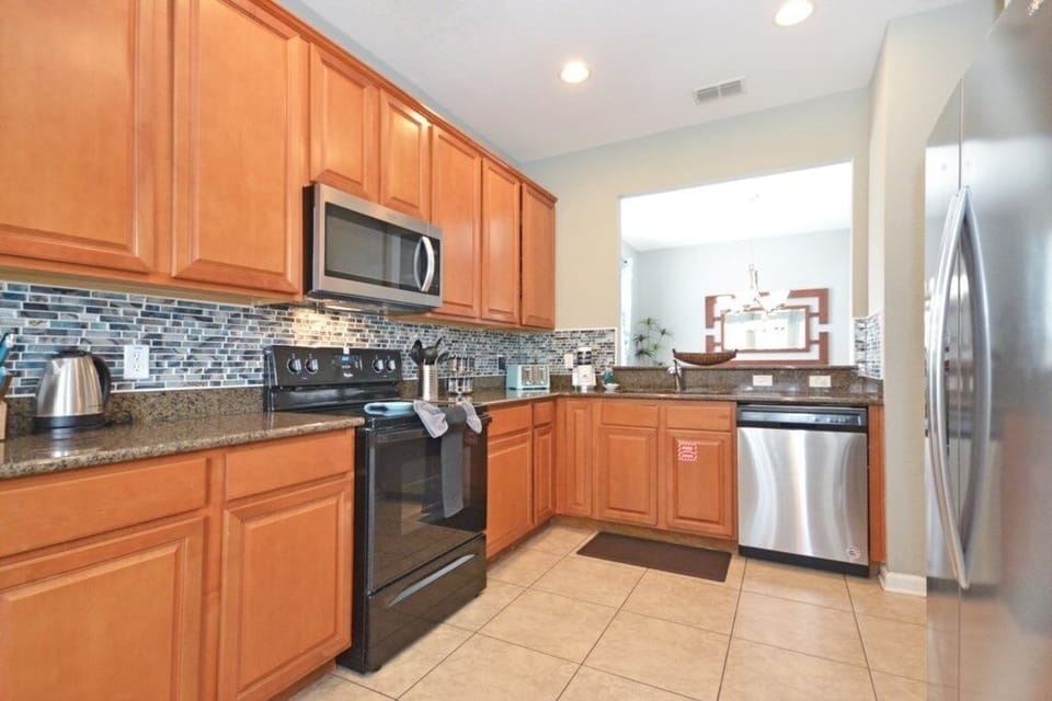 House, 5 Bedrooms | Private kitchen
