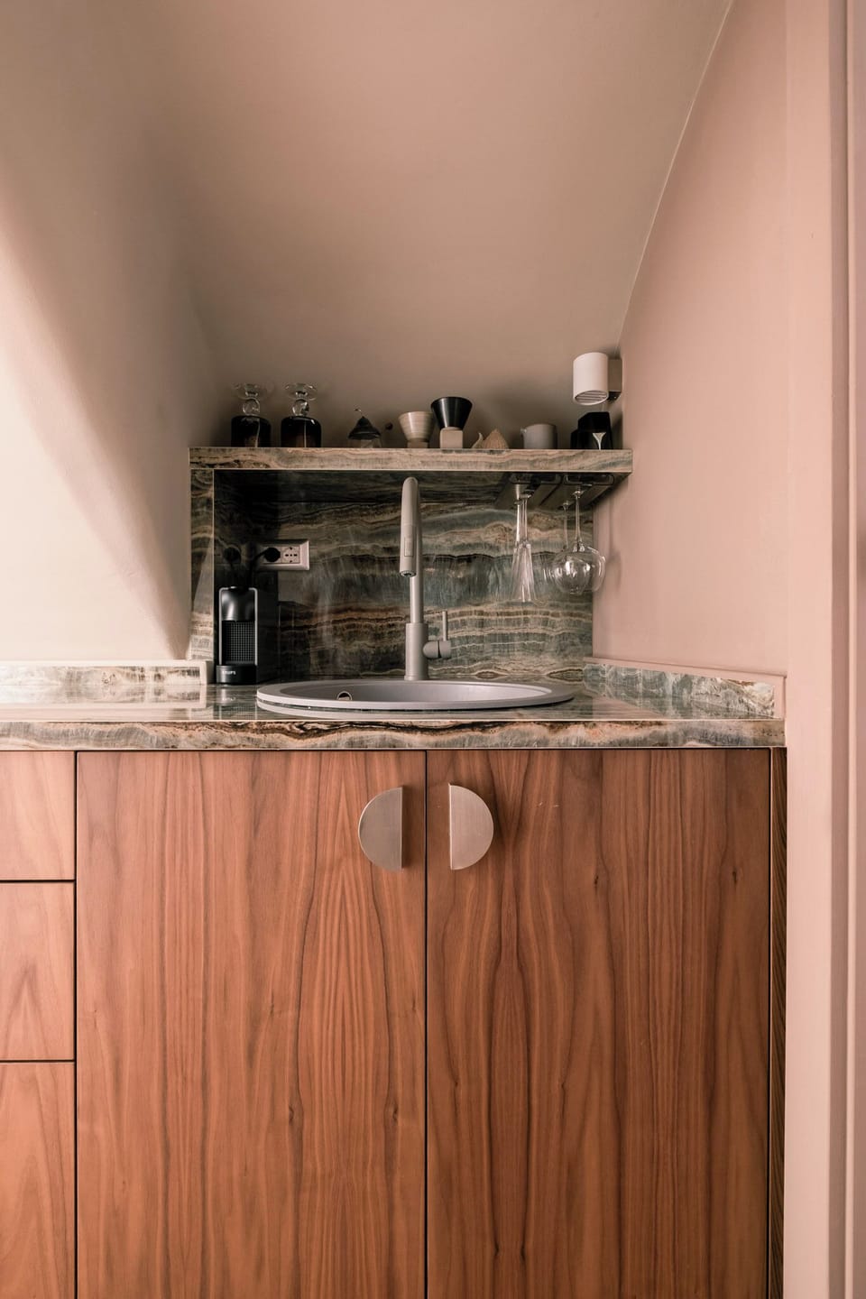 Apartment, Balcony, City View | Private kitchen | Electric kettle