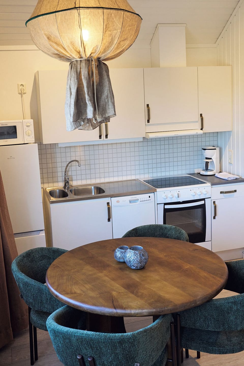 Solhöjden 6bäddsstuga | Private kitchen | Coffee/tea maker, eco-friendly cleaning products