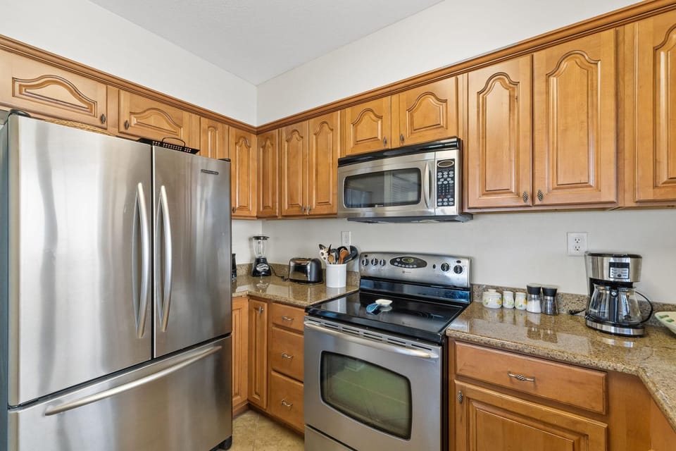 Condo, Multiple Beds (Shipwatch C101) | Private kitchen | Oven, toaster
