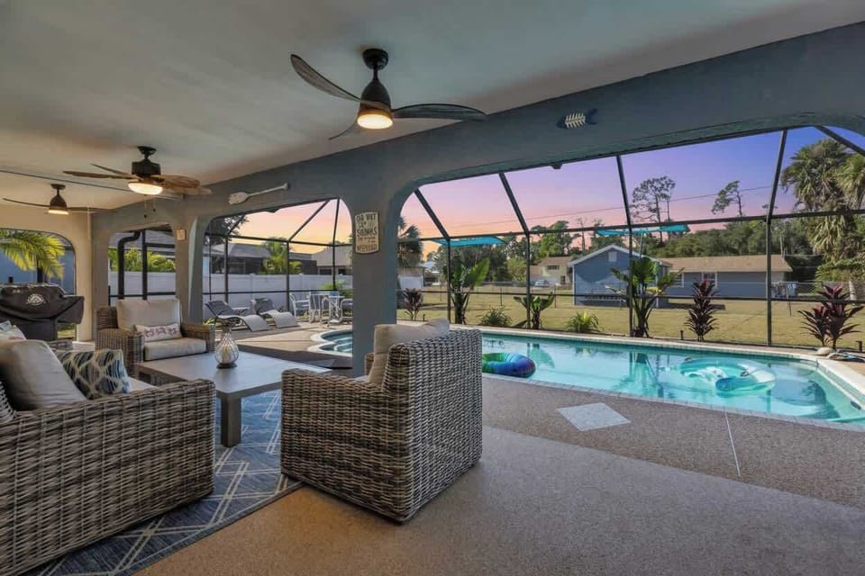 Welcome to Florida Sunhouse – your Port Charlotte getaway.