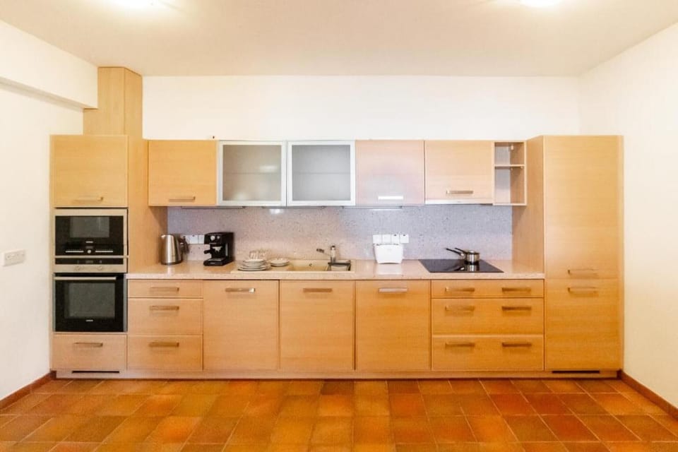 House | 5 bedrooms, soundproofing