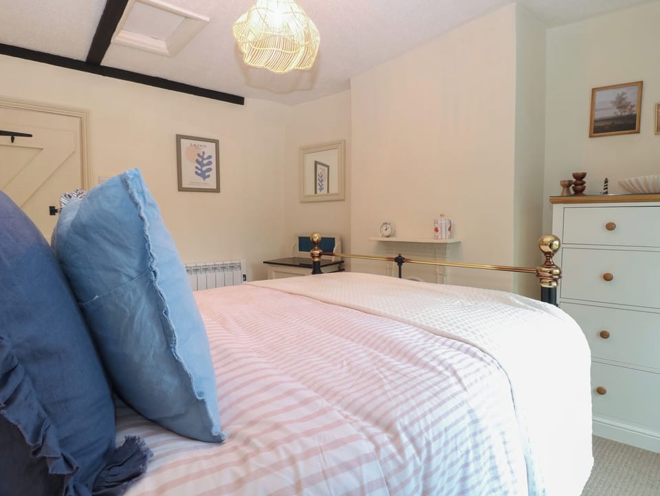 1 bedroom, individually decorated, individually furnished, free WiFi