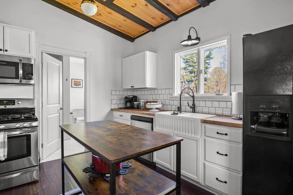 All kitchen appliances have since been updated to brand new stainless steel appliances. 