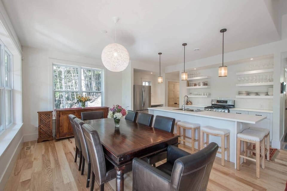 Open concept kitchen with island for easy cooking and entertaining.  We have a gas range and gas BBQ.