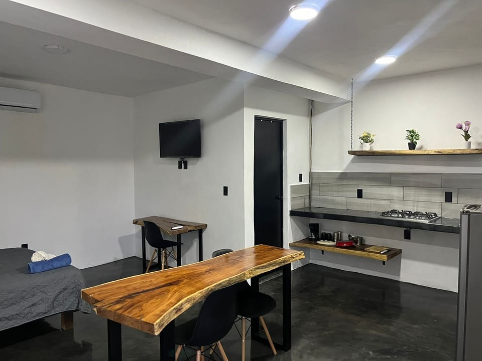 Standard Room | Desk, iron/ironing board, free WiFi