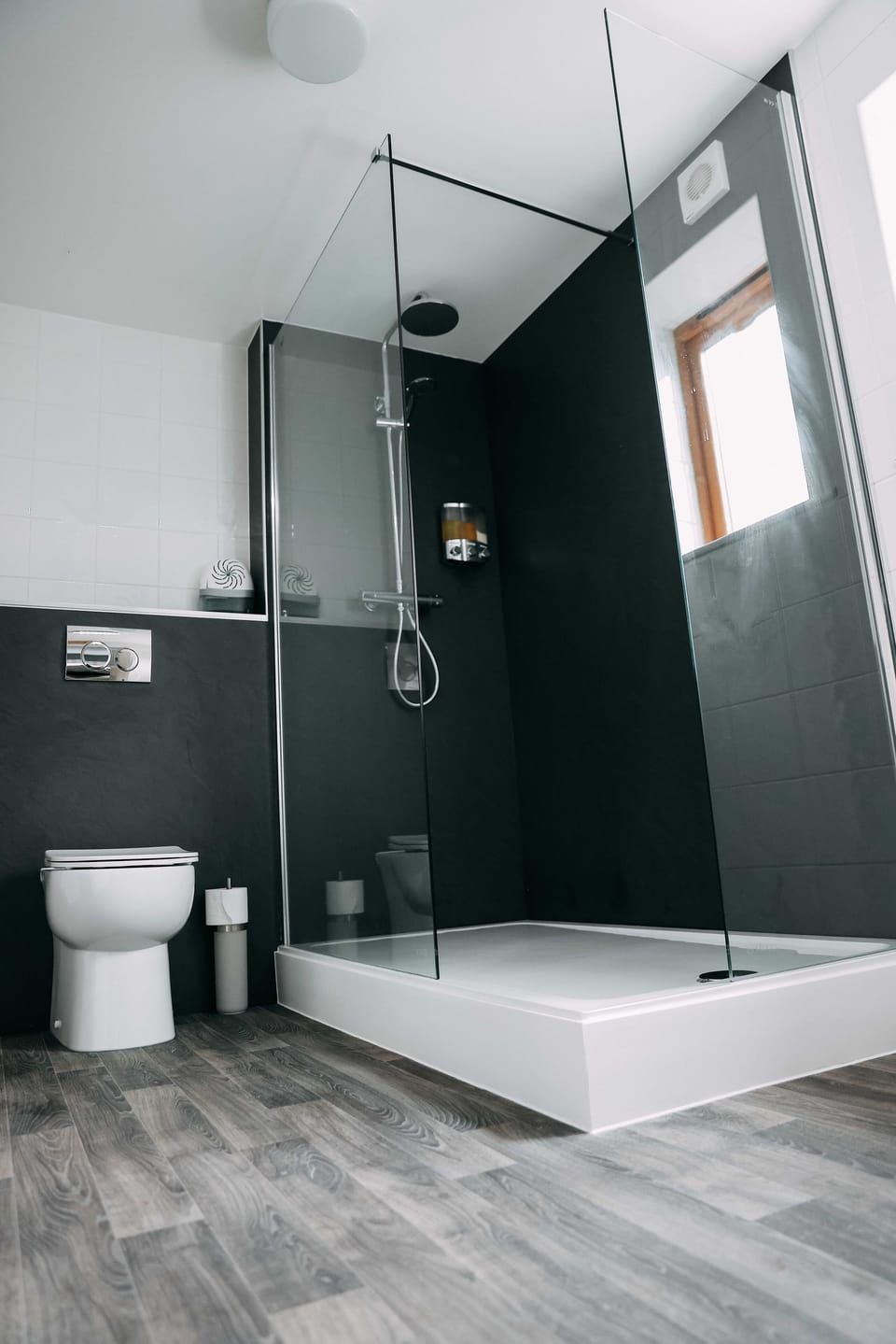 Economy Double or Twin Room | Bathroom