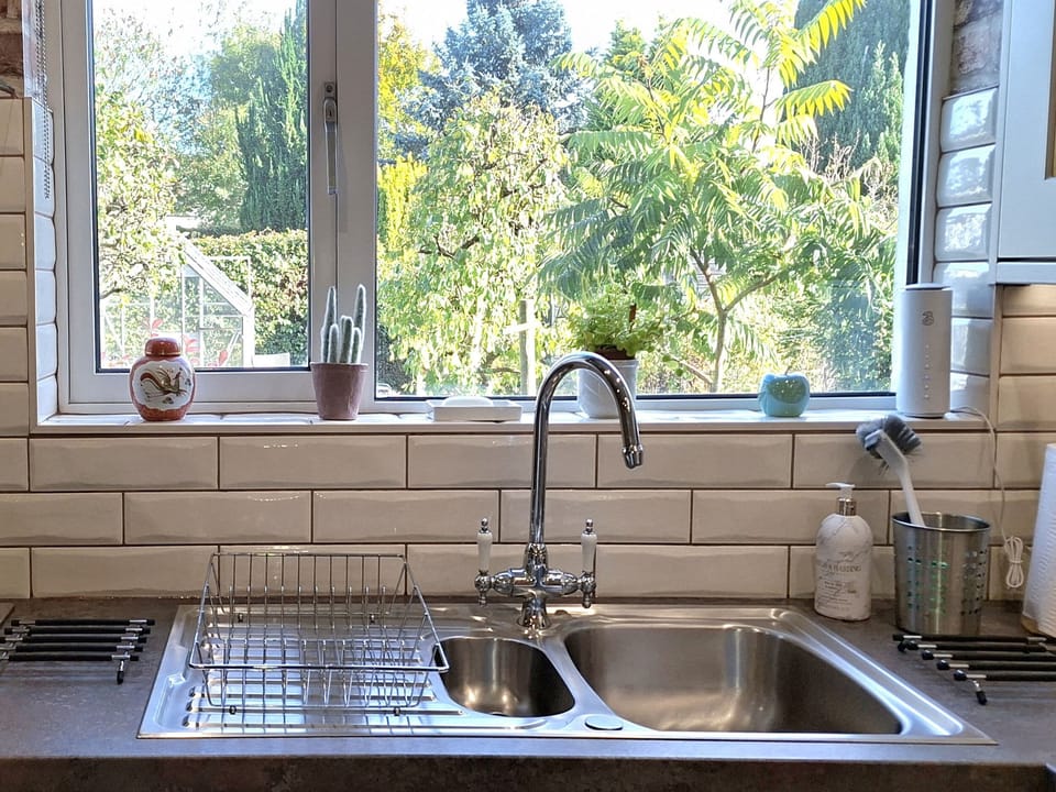 Dishwasher, cookware/dishes/utensils