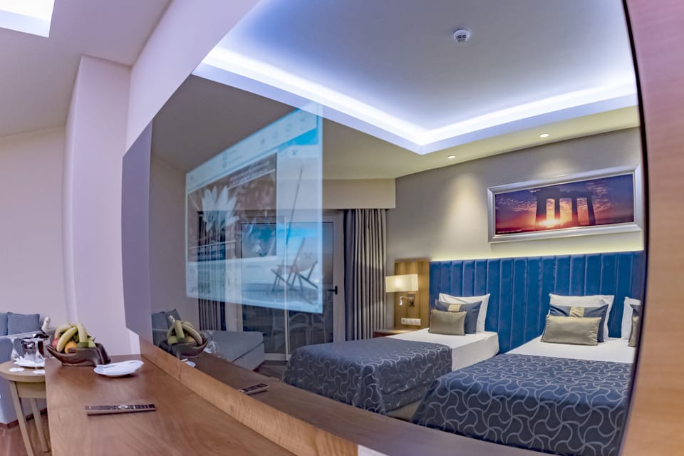 Free minibar, in-room safe, rollaway beds, free WiFi